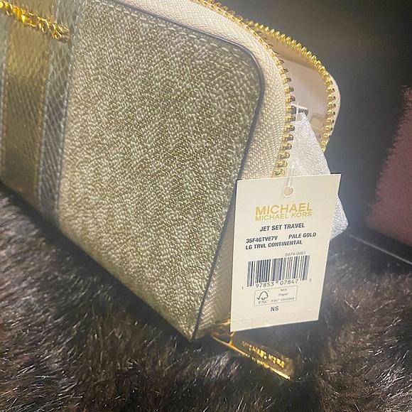 Michael Kors Jet Set Large Signature Logo and Metallic Wallet w/Dust Bag - Picture 8 of 12